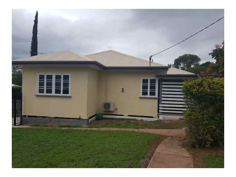 3 Robertson Road, Eastern Heights QLD 4305