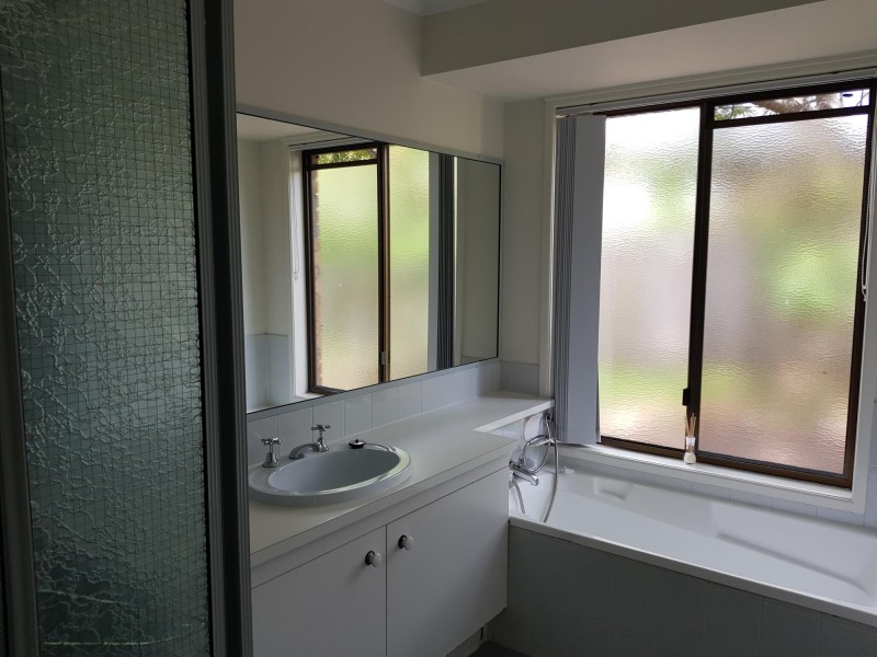9 Brooker Court, Raceview QLD 4305