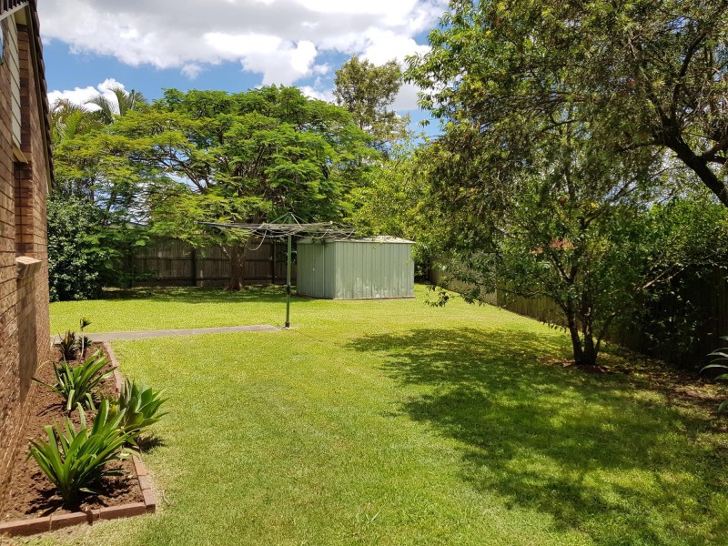 9 Brooker Court, Raceview QLD 4305