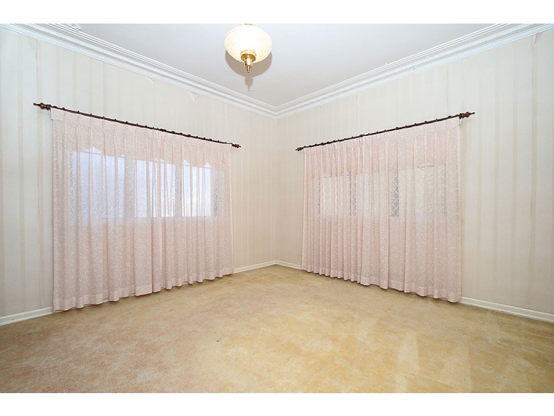 9 McGill St, Raceview QLD 4305