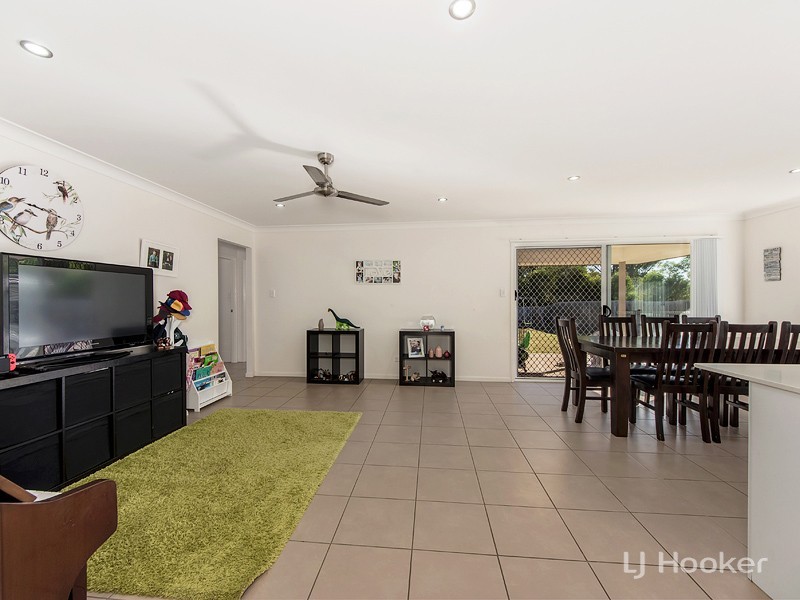 2 Parkwood Street, Fernvale QLD 4306