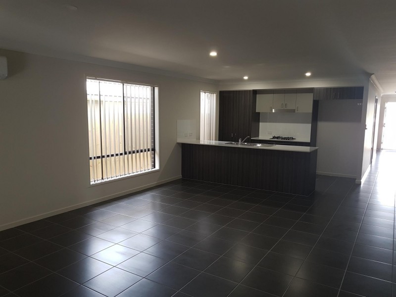 44 Eucalyptus Crescent, Ripley QLD 4306