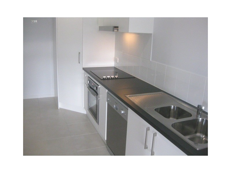 2/14 Pendragon, Raceview QLD 4305