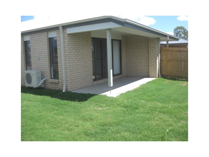 2/14 Pendragon, Raceview QLD 4305