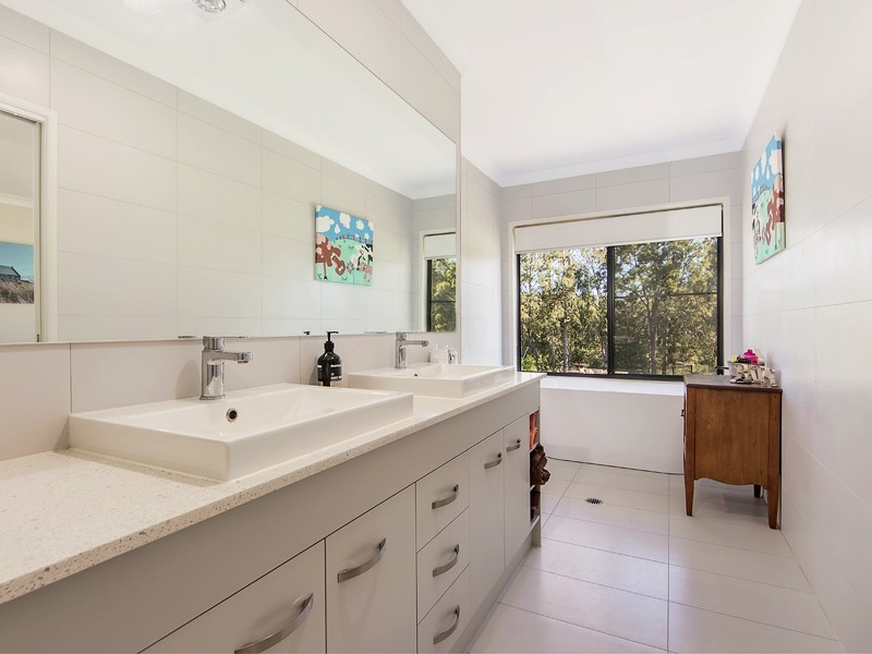 11 Arrawatta Cl, Karalee QLD 4306