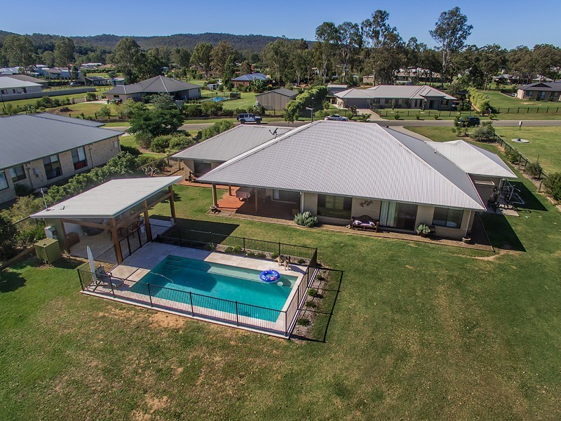 11 Arrawatta Cl, Karalee QLD 4306