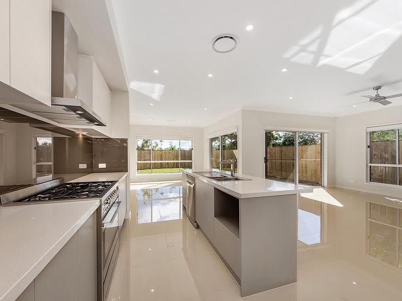 61 Sunset Road, Kenmore QLD 4069