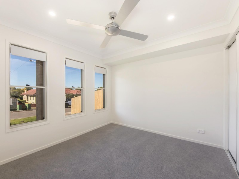 25a Crown Street, Silkstone QLD 4304