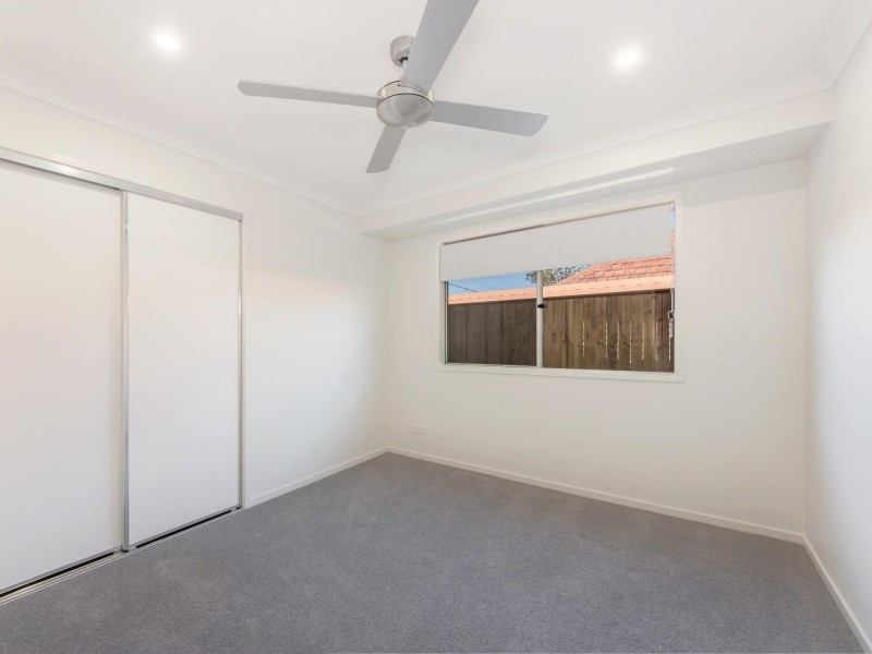 25a Crown Street, Silkstone QLD 4304