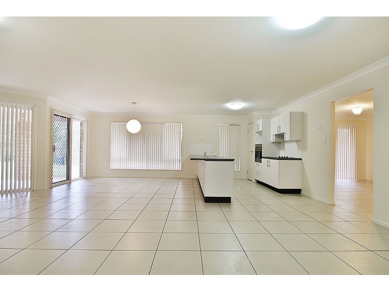 124 Bayley Road, Pine Mountain QLD 4306