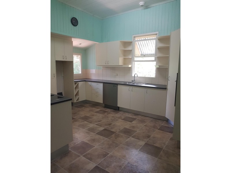 15 Mt Crosby Road, Tivoli QLD 4305