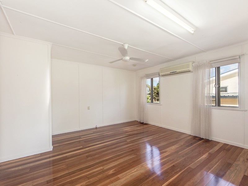 9 LESLIE STREET, East Ipswich QLD 4305