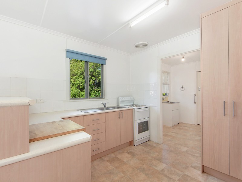 9 LESLIE STREET, East Ipswich QLD 4305