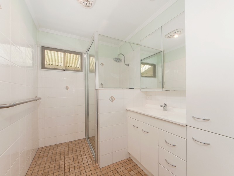 9 LESLIE STREET, East Ipswich QLD 4305