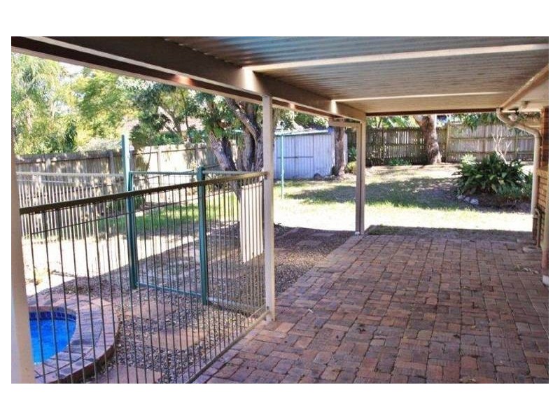 2 Lowan Street, Bellbowrie QLD 4070