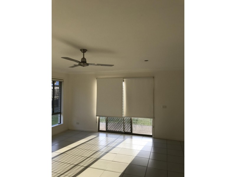 30 Peregrine Street, Lowood QLD 4311