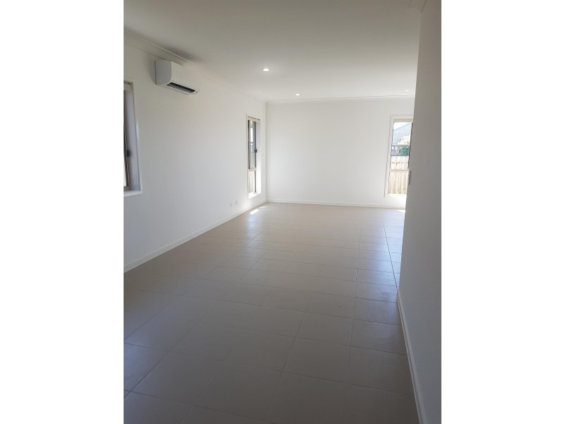 112 Napier Circuit, Silkstone QLD 4304