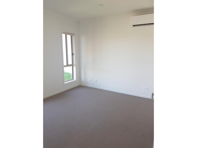 112 Napier Circuit, Silkstone QLD 4304