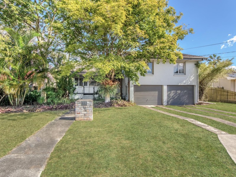 10 Durness St, Kenmore QLD 4069