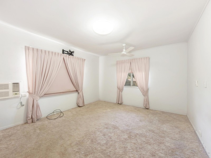 10 Durness St, Kenmore QLD 4069