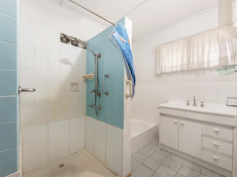 10 Durness St, Kenmore QLD 4069