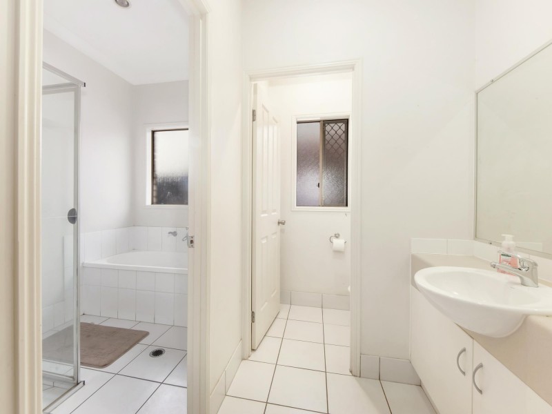 15 Raleigh Pl, Redbank Plains QLD 4301