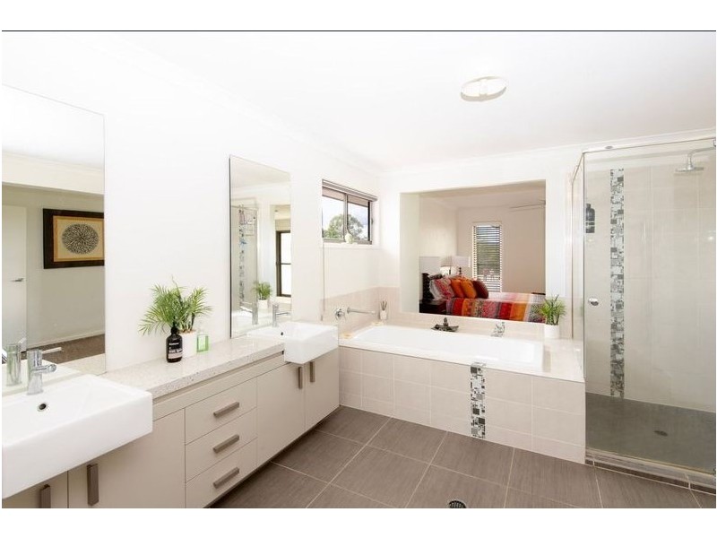 5 Fay Court, Fernvale QLD 4306