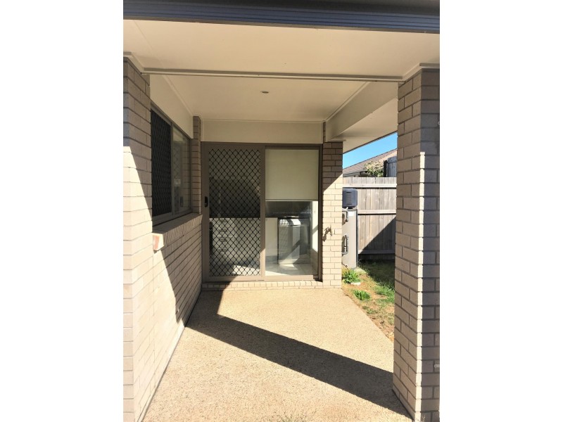 2/12 Balonne street, Brassall QLD 4305