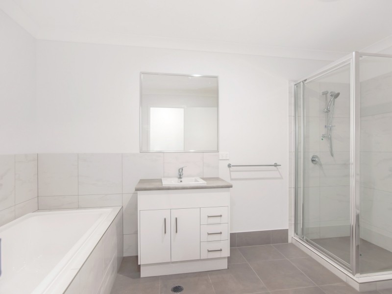 1/54 Bourke St, Brassall QLD 4305
