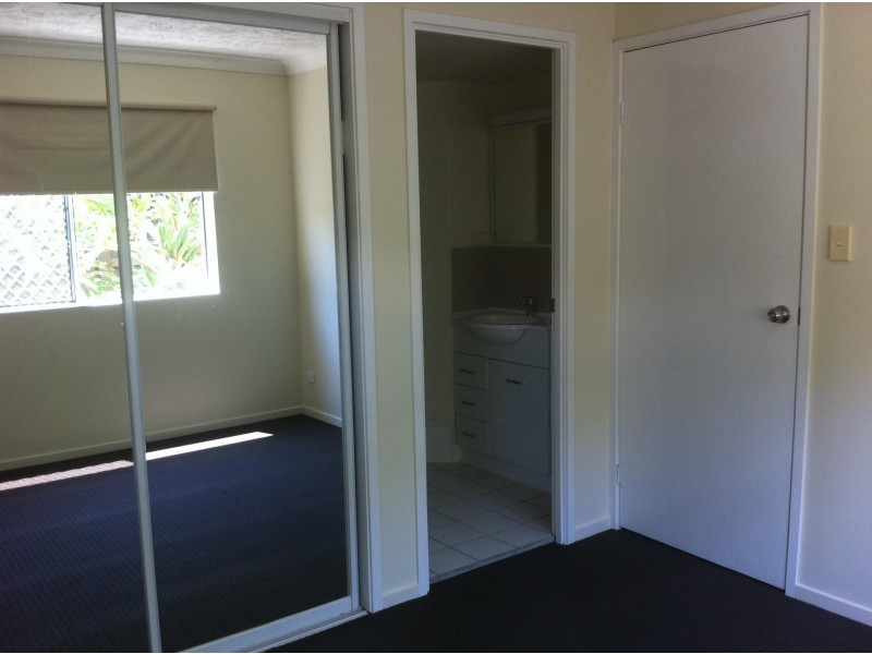 4/9 Durham Street, St Lucia QLD 4067