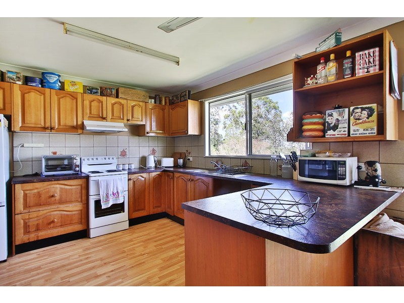 218 Lowood Minden Road, Tarampa QLD 4311