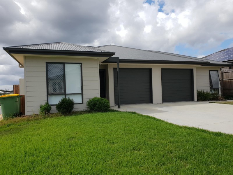 1/2 Rosella Way, Deebing Heights QLD 4306