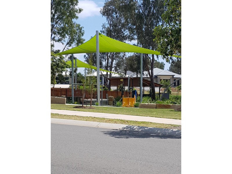 1/2 Rosella Way, Deebing Heights QLD 4306