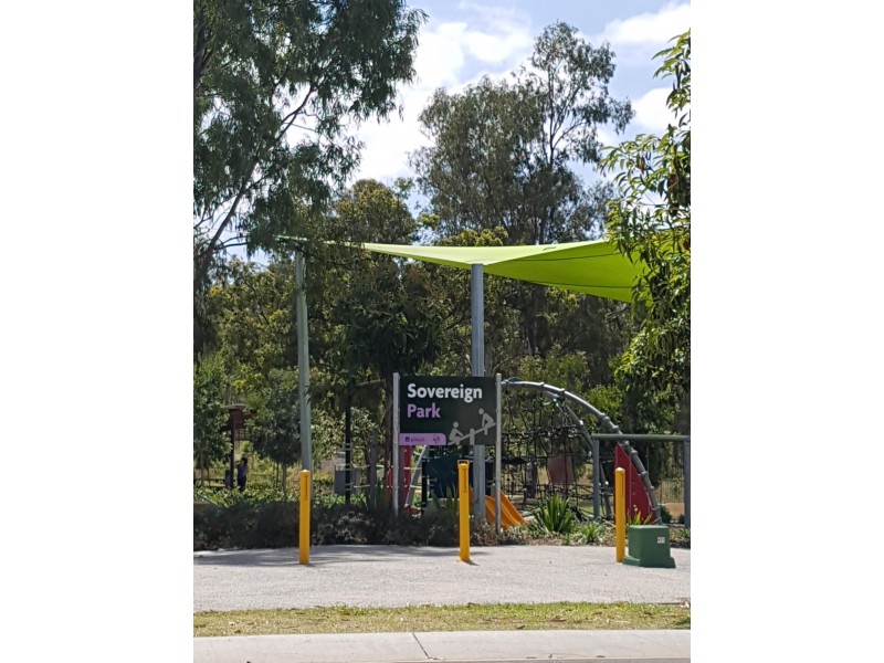 1/2 Rosella Way, Deebing Heights QLD 4306