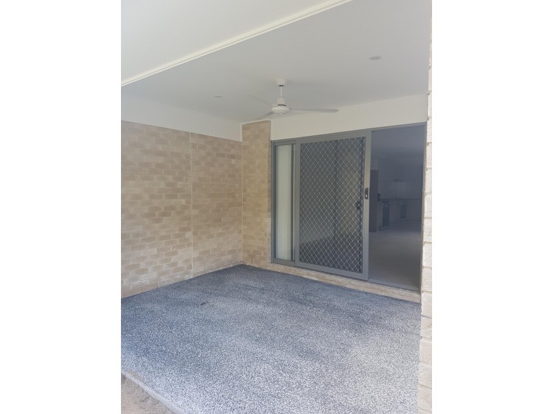 2/7 Essington Mews, Leichhardt QLD 4305