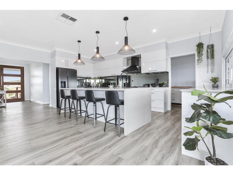 39 Cooper Rd, Haigslea QLD 4306