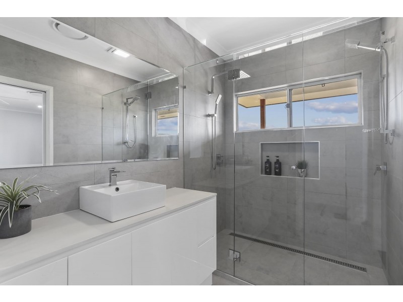 39 Cooper Rd, Haigslea QLD 4306