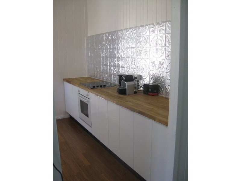 7 Tongue Street, Newtown QLD 4305