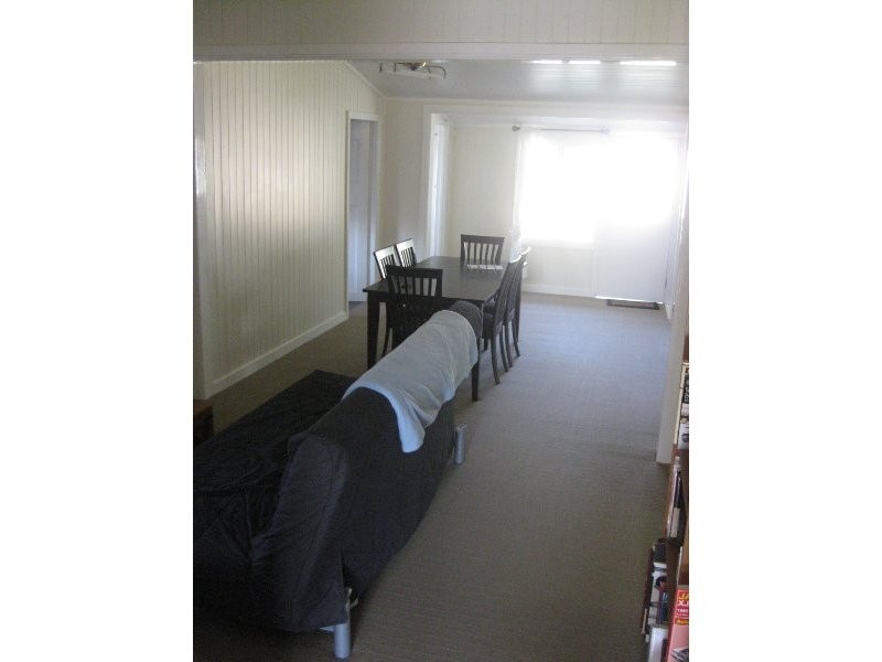 7 Tongue Street, Newtown QLD 4305