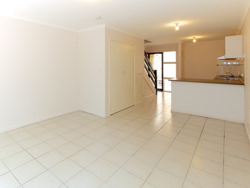 4/60 Railway Street, Booval QLD 4304