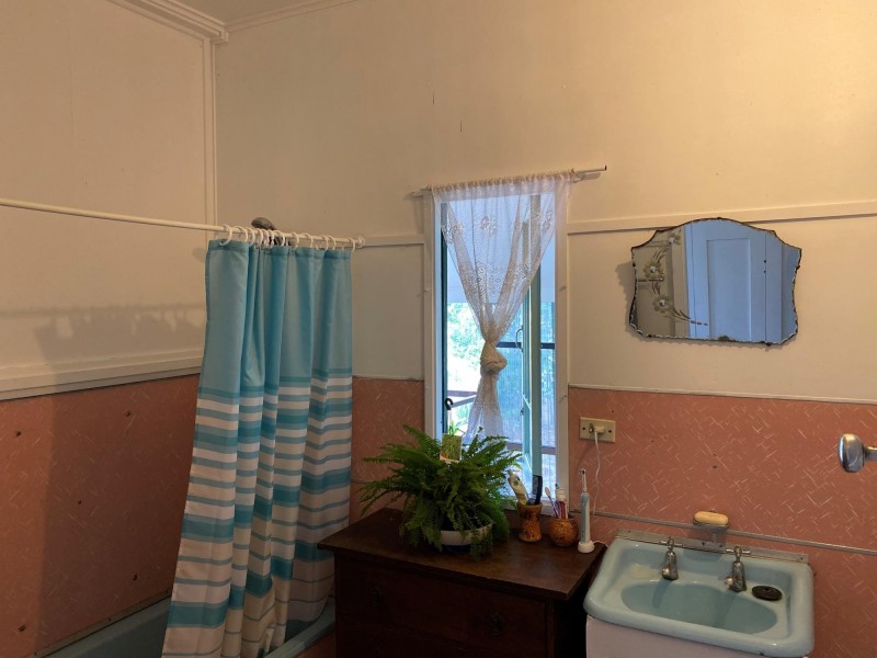 7 Ivy Hansens Rd, Tallegalla QLD 4340