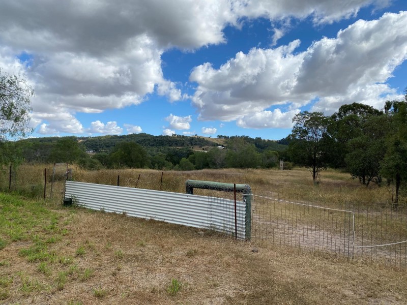 7 Ivy Hansens Rd, Tallegalla QLD 4340