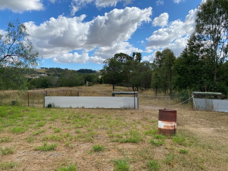 7 Ivy Hansens Rd, Tallegalla QLD 4340