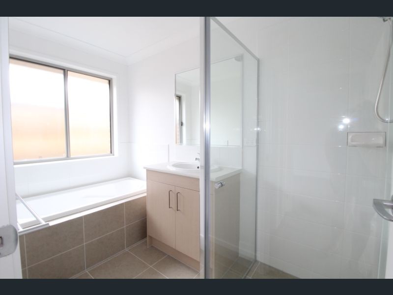 18 Coolah Street, South Ripley QLD 4306