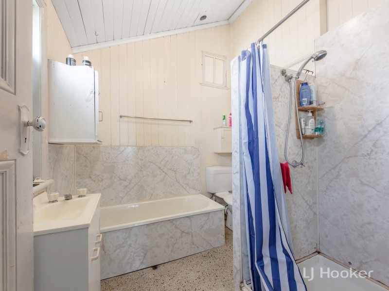 34 Roderick Street, Ipswich QLD 4305