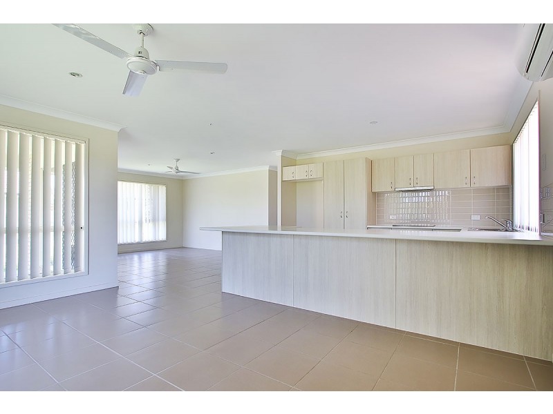 15 Walnut Cres, Lowood QLD 4311