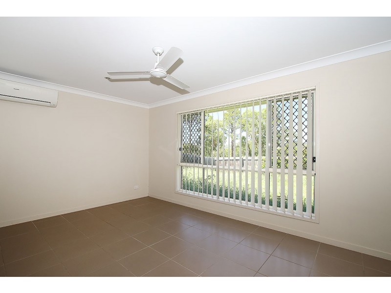 15 Walnut Cres, Lowood QLD 4311