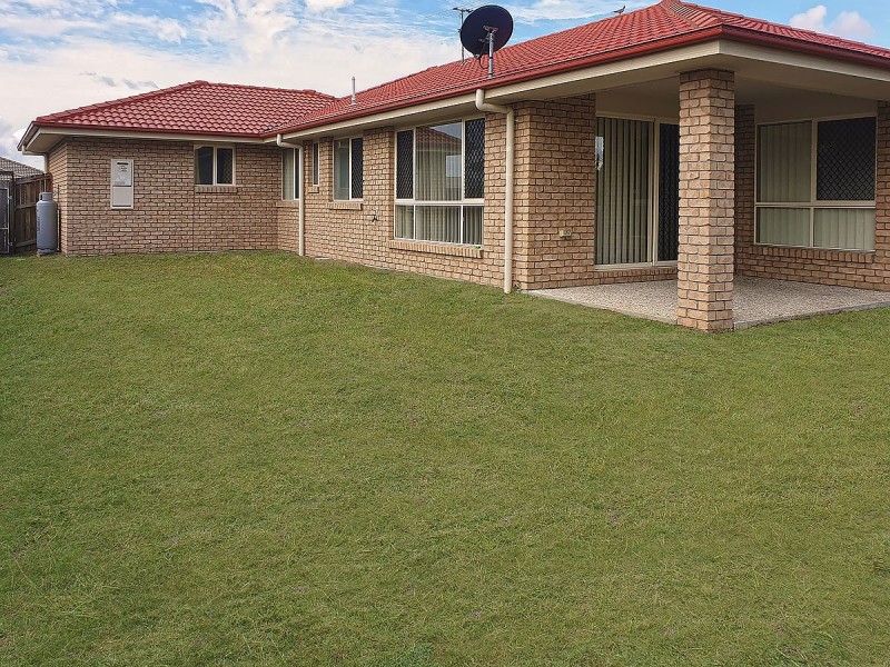 15 Walnut Cres, Lowood QLD 4311