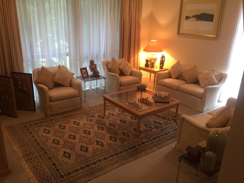 10 Martens Place, Brookfield QLD 4069