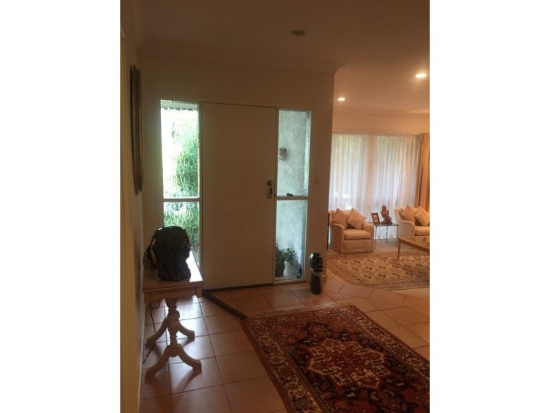 10 Martens Place, Brookfield QLD 4069